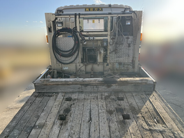 いすゞギガセルフローダー大型（10t）[写真11]