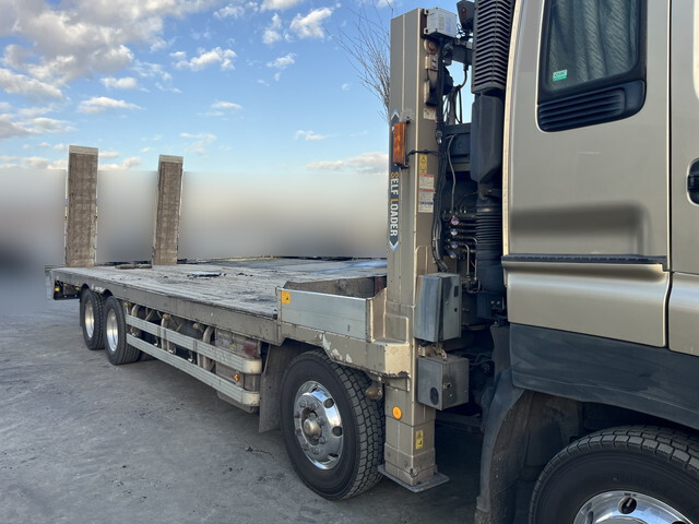 いすゞギガセルフローダー大型（10t）[写真05]