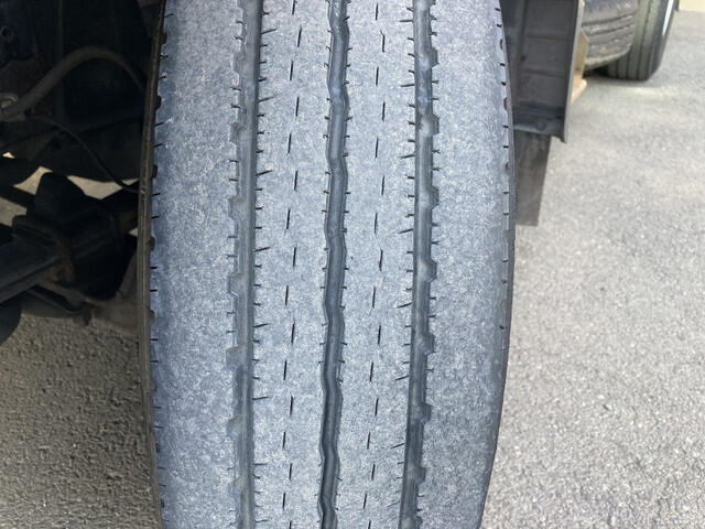 三菱ふそうキャンター平ボディ小型（2t・3t）[写真12]