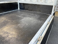 三菱ふそうキャンター平ボディ小型（2t・3t）[写真22]