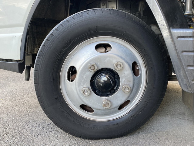 三菱ふそうキャンター平ボディ小型（2t・3t）[写真27]