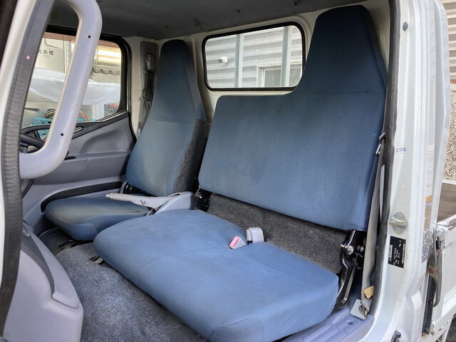 三菱ふそうキャンター平ボディ小型（2t・3t）[写真35]