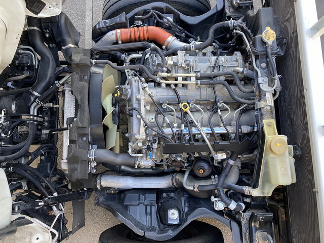 三菱ふそうキャンター平ボディ小型（2t・3t）[写真06]