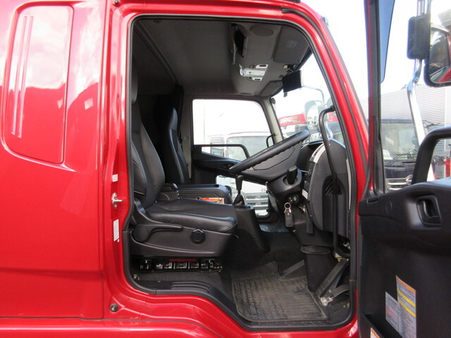 三菱ふそうファイターアルミウイング中型（4t）[写真10]