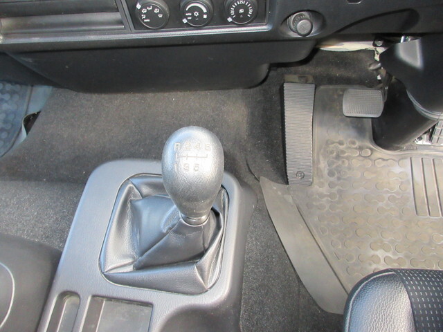 三菱ふそうファイターアルミウイング中型（4t）[写真13]