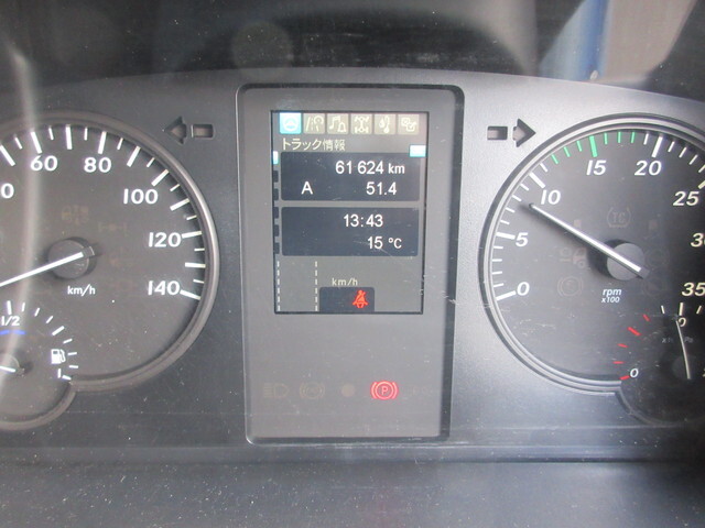 三菱ふそうファイターアルミウイング中型（4t）[写真16]