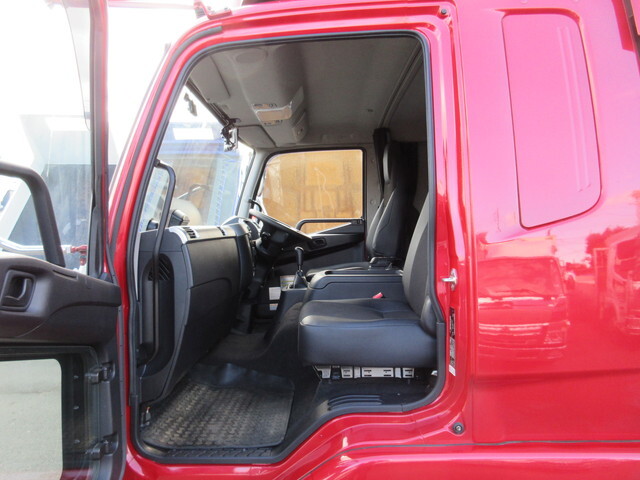 三菱ふそうファイターアルミウイング中型（4t）[写真17]