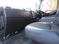 三菱ふそうファイターアルミウイング中型（4t）[写真19]