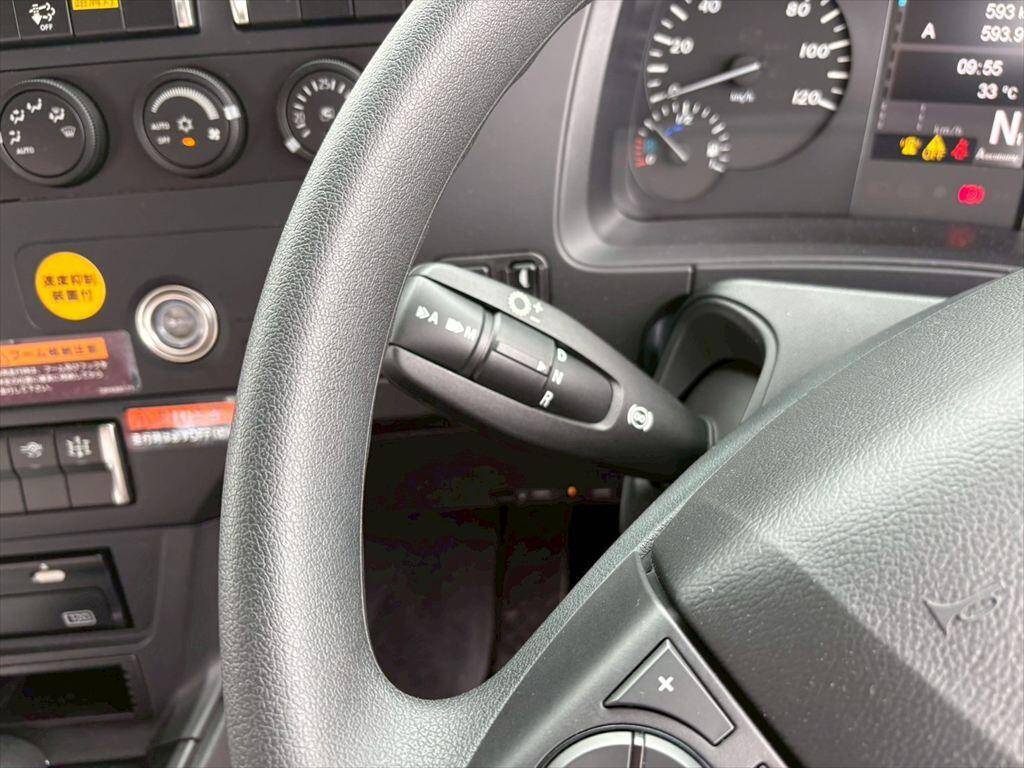 三菱ふそうスーパーグレートセルフクレーン4段大型（10t）[写真17]