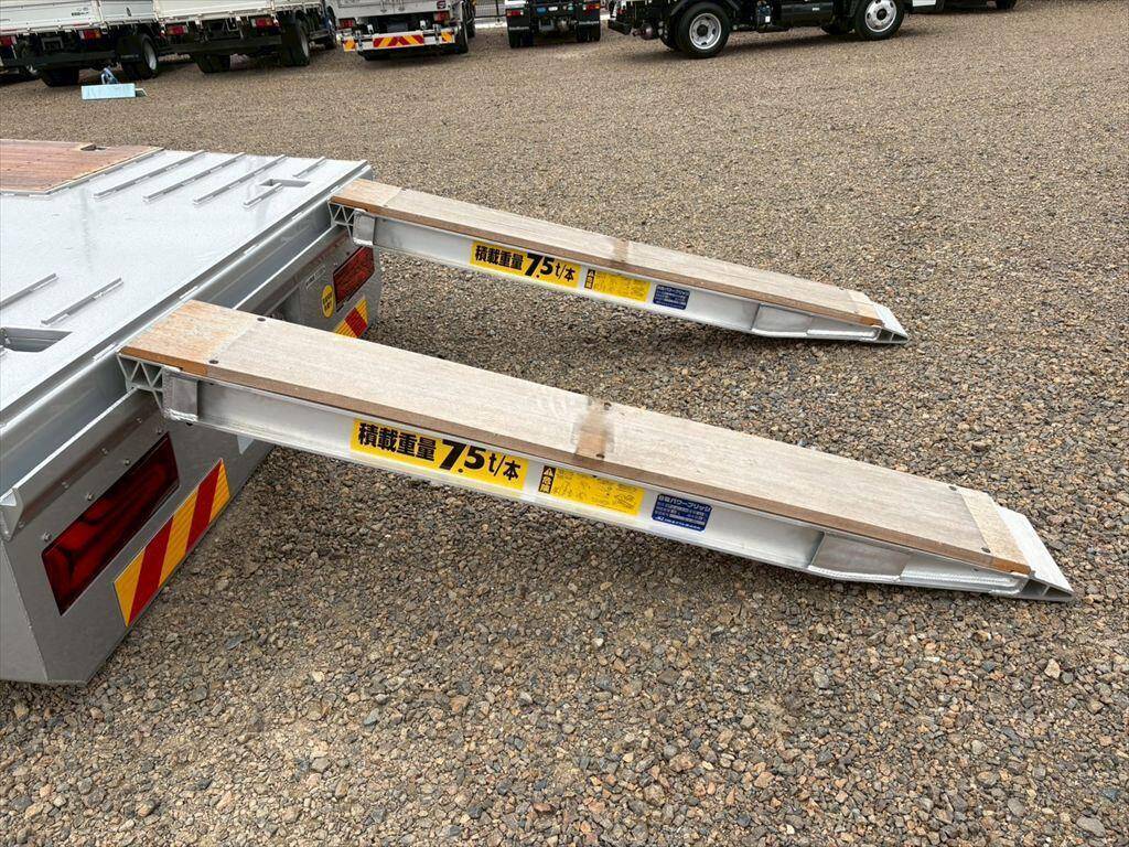 三菱ふそうスーパーグレートセルフクレーン4段大型（10t）[写真07]