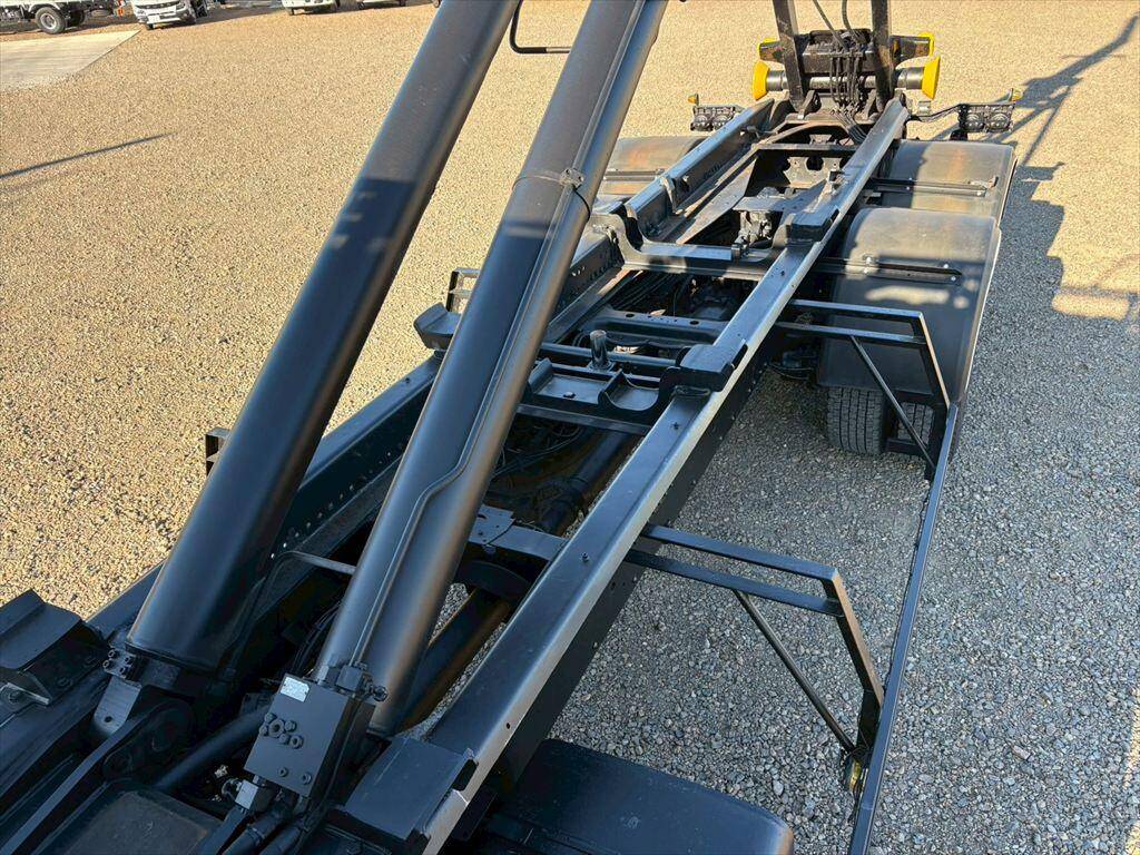 日野プロフィアコンテナ専用車大型（10t）[写真11]