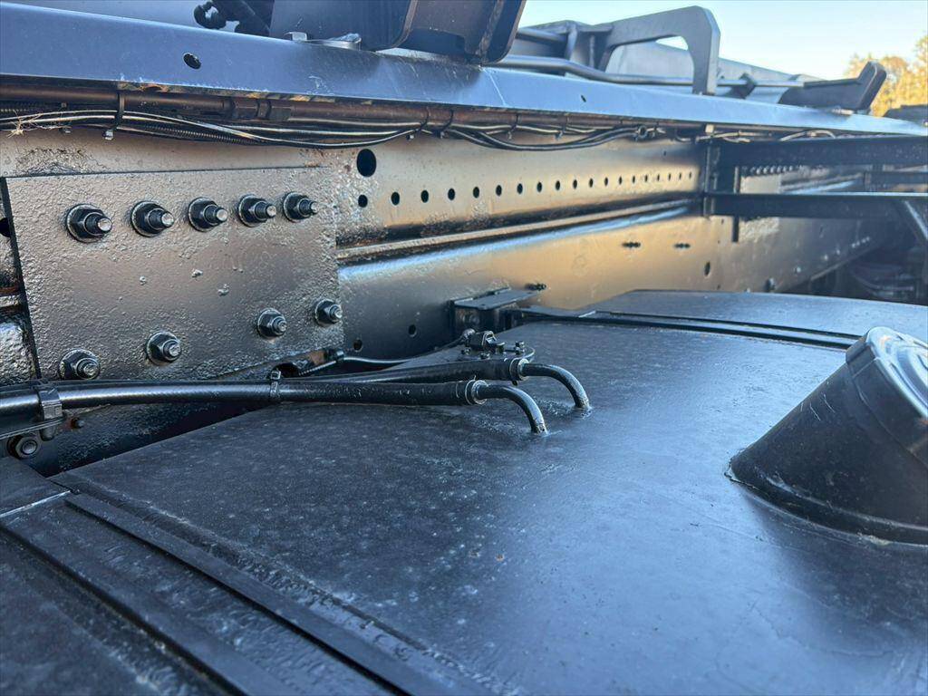 日野プロフィアコンテナ専用車大型（10t）[写真13]