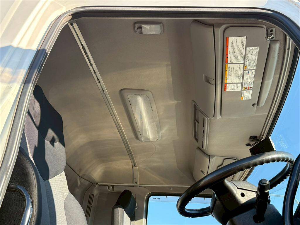 日野プロフィアコンテナ専用車大型（10t）[写真21]