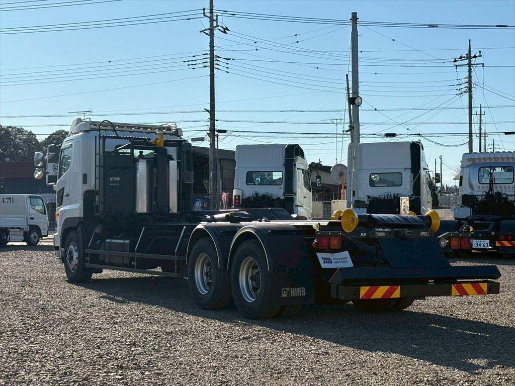 日野プロフィアコンテナ専用車大型（10t）[写真03]