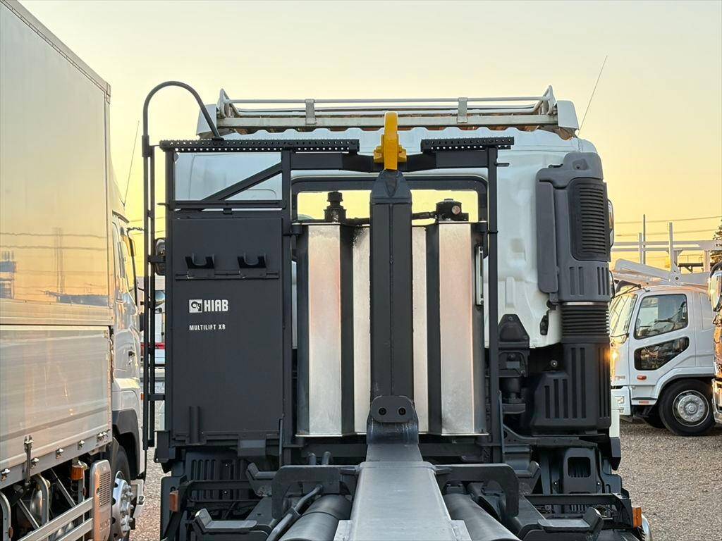 日野プロフィアコンテナ専用車大型（10t）[写真07]