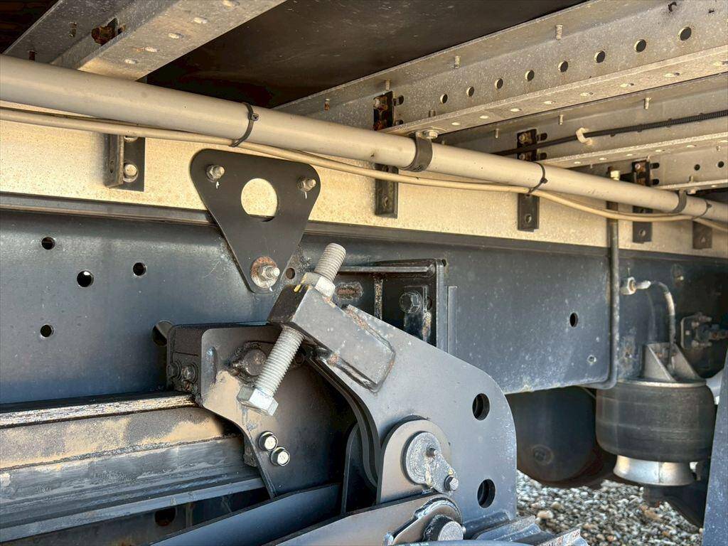 日野レンジャーアルミウイング中型（4t）[写真13]