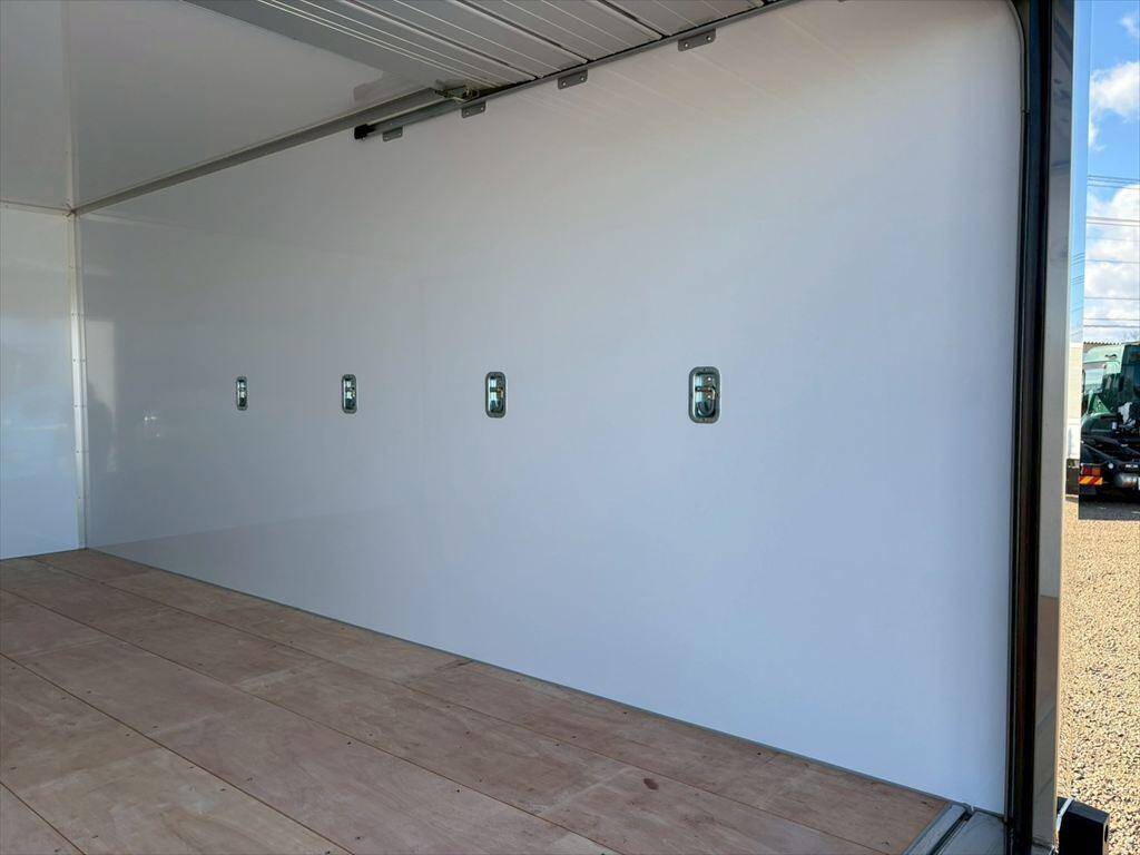 いすゞエルフアルミバン小型（2t・3t）[写真10]