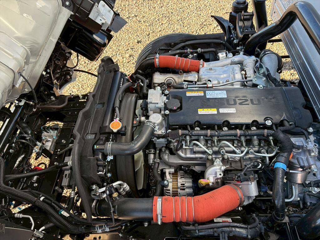 いすゞエルフアルミバン小型（2t・3t）[写真15]