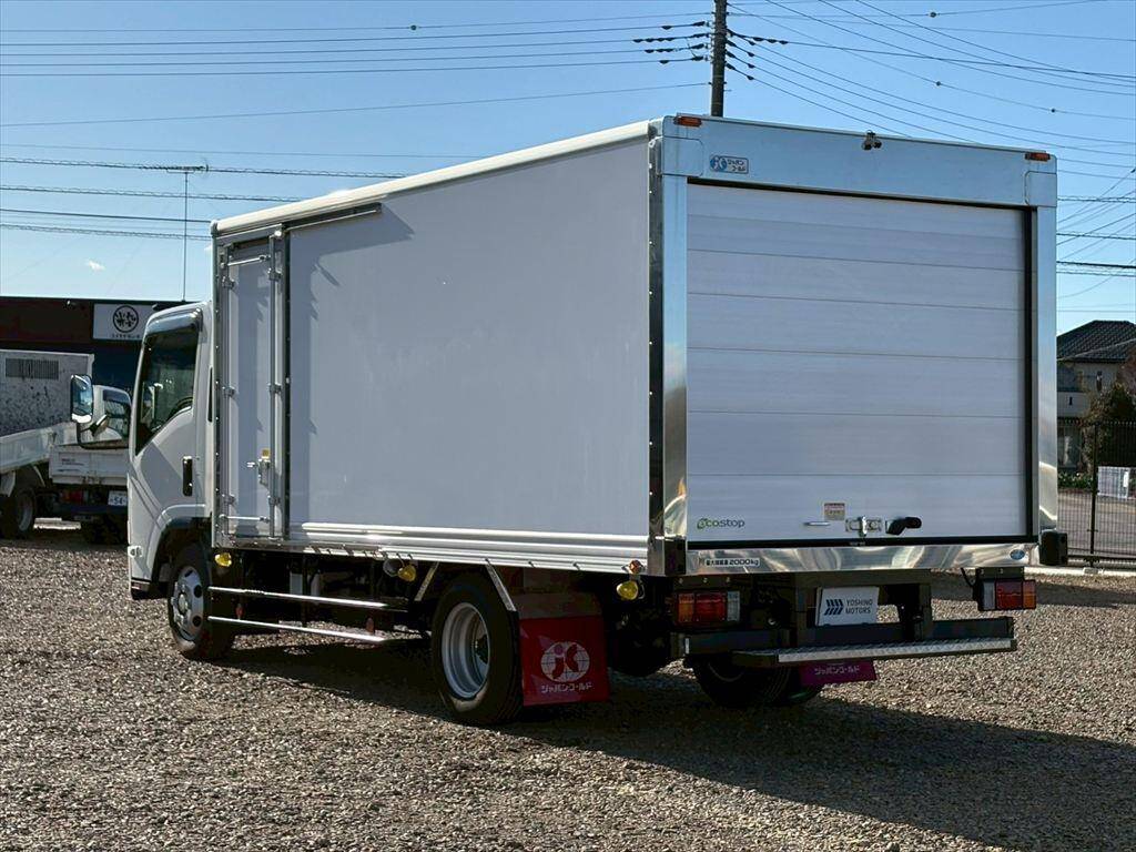 いすゞエルフアルミバン小型（2t・3t）[写真03]