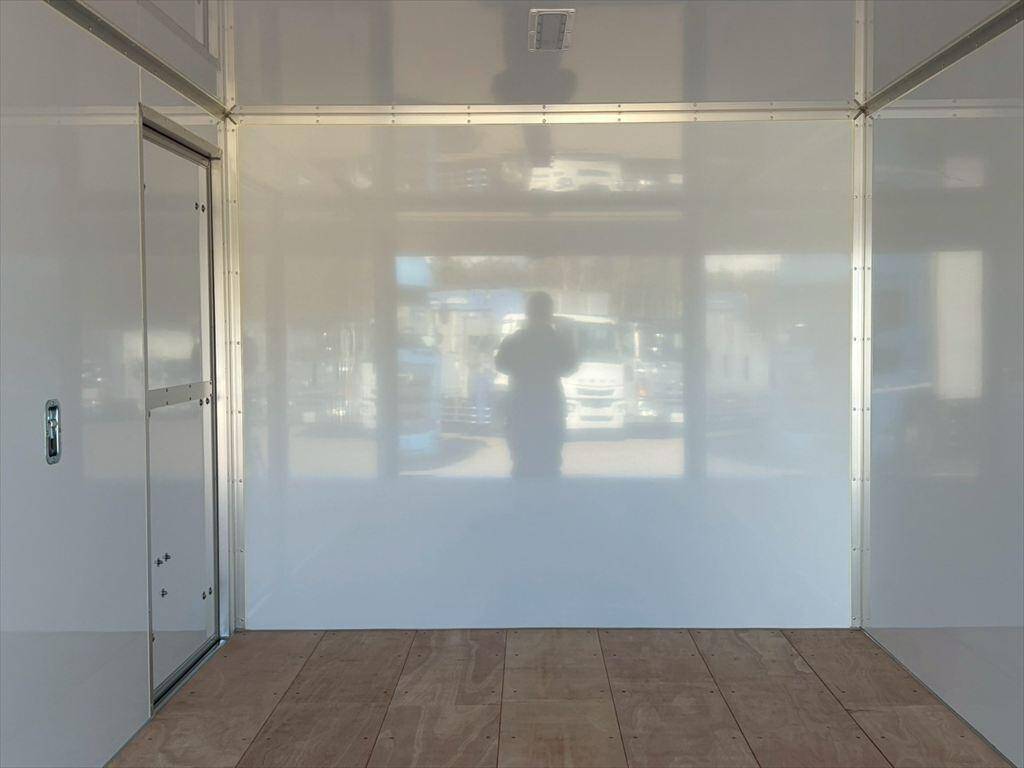 いすゞエルフアルミバン小型（2t・3t）[写真07]