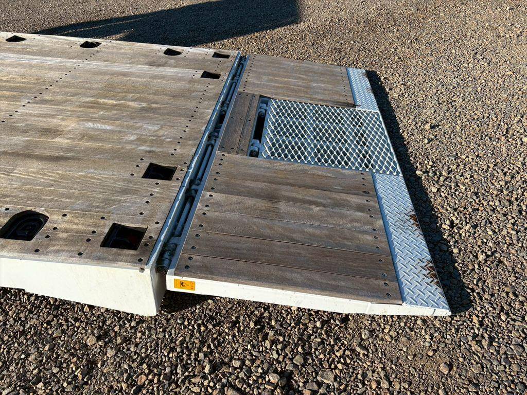 いすゞギガセーフティクレーン4段大型（10t）[写真11]