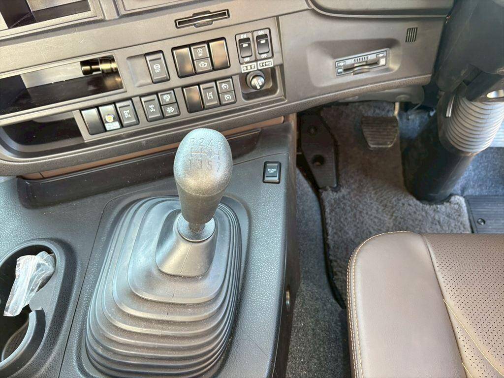 いすゞギガセーフティクレーン4段大型（10t）[写真22]