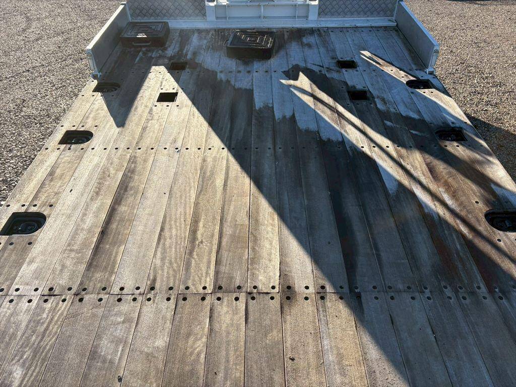 いすゞギガセーフティクレーン4段大型（10t）[写真08]