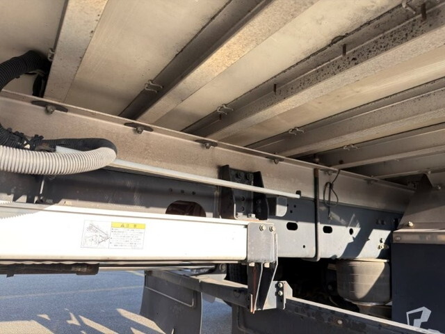 いすゞフォワード冷凍車（冷蔵車）増トン（6t・8t）[写真16]