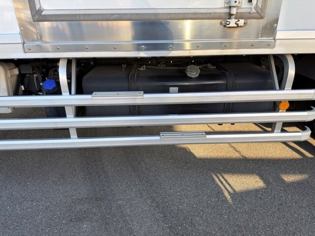 いすゞフォワード冷凍車（冷蔵車）増トン（6t・8t）[写真17]