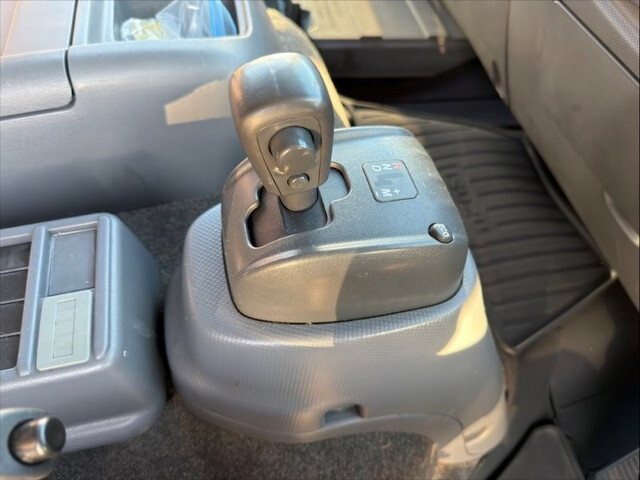 いすゞフォワード冷凍車（冷蔵車）増トン（6t・8t）[写真27]