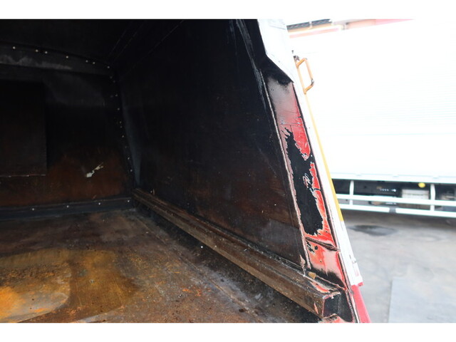 日野デュトロパッカー車（塵芥車）小型（2t・3t）[写真17]