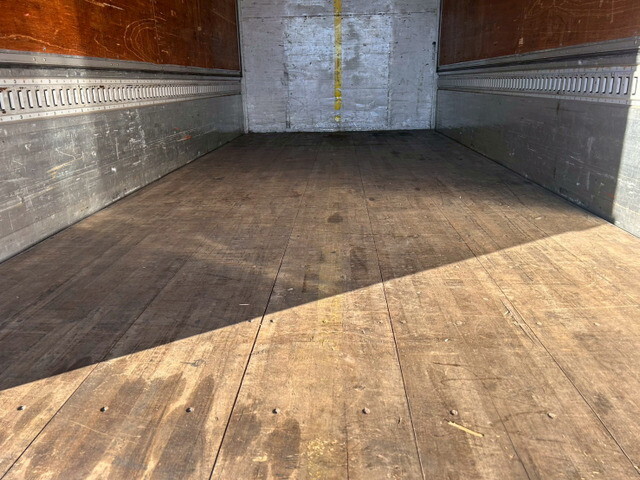 三菱ふそうキャンターアルミウイング小型（2t・3t）[写真14]