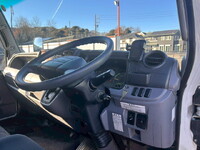 三菱ふそうキャンターアルミウイング小型（2t・3t）[写真22]