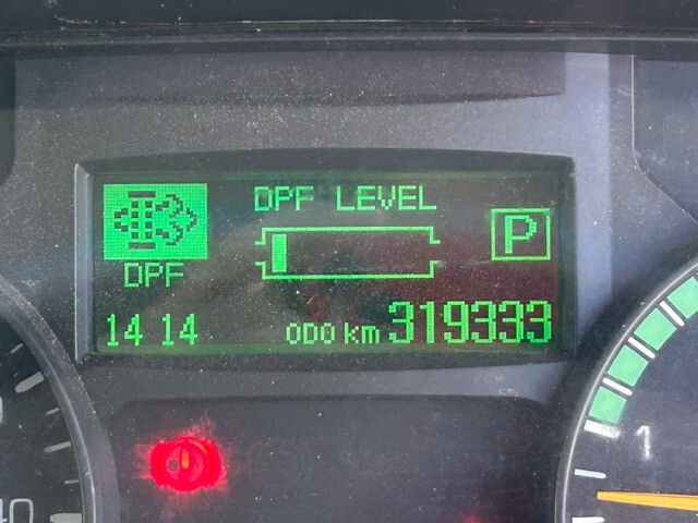 三菱ふそうキャンターアルミウイング小型（2t・3t）[写真25]