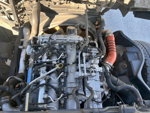 三菱ふそうキャンターアルミウイング小型（2t・3t）[写真06]