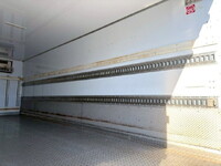 いすゞフォワード冷凍車（冷蔵車）増トン（6t・8t）[写真11]