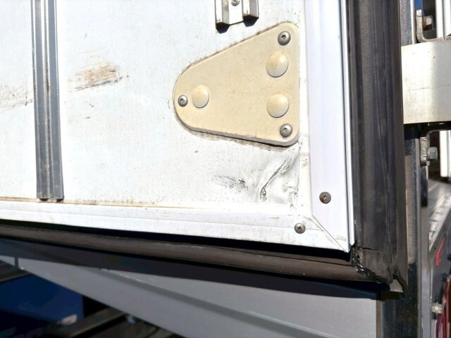 いすゞフォワード冷凍車（冷蔵車）増トン（6t・8t）[写真20]