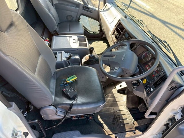 いすゞフォワード冷凍車（冷蔵車）増トン（6t・8t）[写真28]