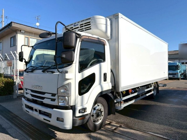 いすゞフォワード冷凍車（冷蔵車）増トン（6t・8t）[写真03]