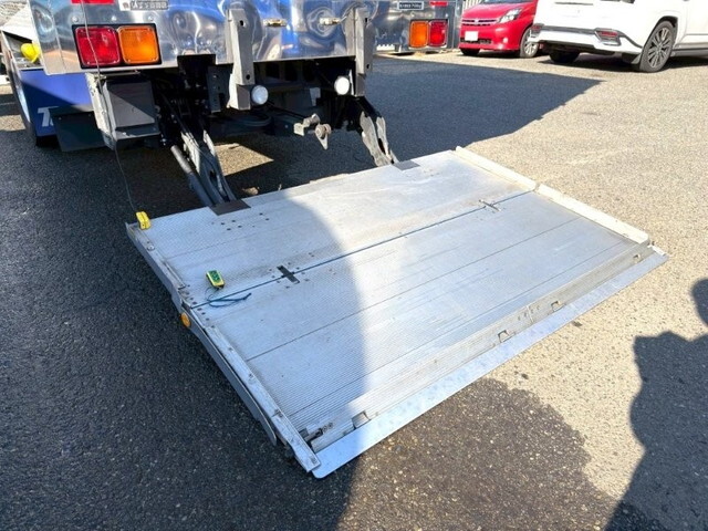 いすゞフォワード冷凍車（冷蔵車）増トン（6t・8t）[写真05]