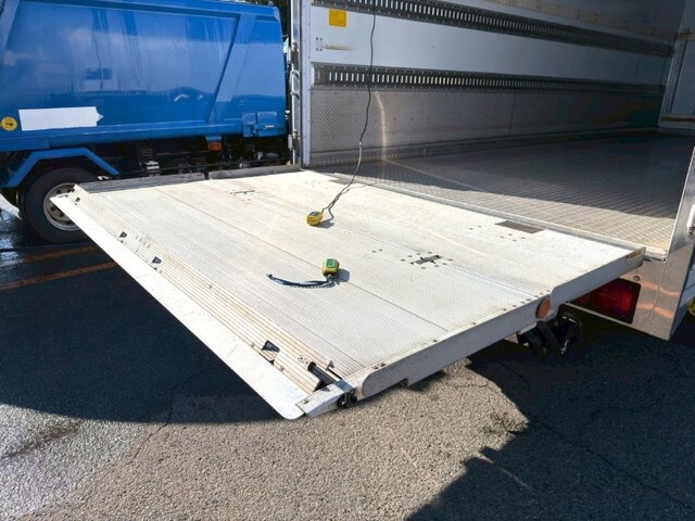 いすゞフォワード冷凍車（冷蔵車）増トン（6t・8t）[写真06]