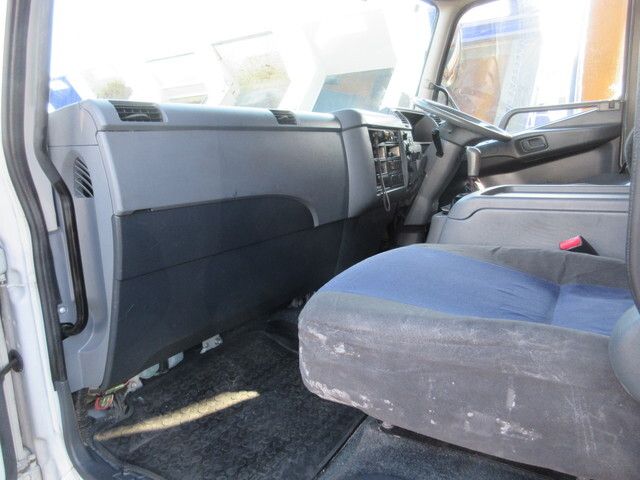 三菱ふそうファイターアルミウイング中型（4t）[写真18]