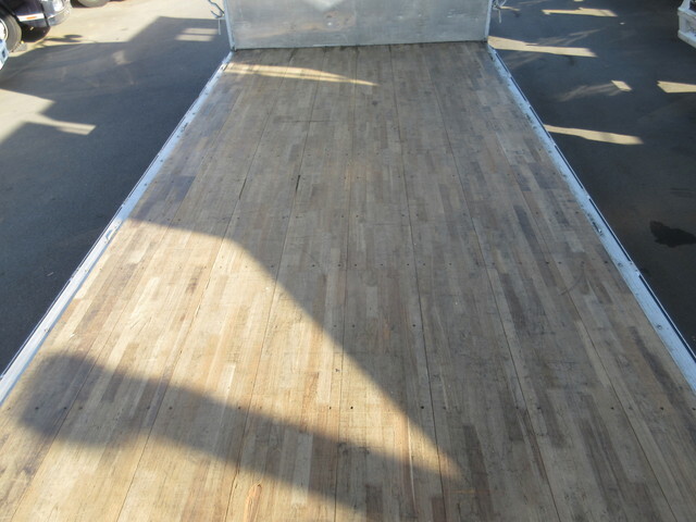 三菱ふそうファイターアルミウイング中型（4t）[写真33]