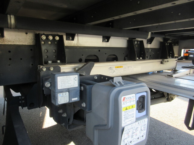 三菱ふそうファイターアルミウイング中型（4t）[写真09]