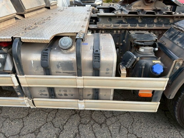 日野プロフィアトレーラーヘッド（トラクターヘッド）大型（10t）[写真11]