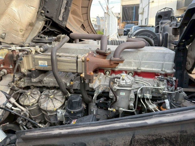 日野プロフィアトレーラーヘッド（トラクターヘッド）大型（10t）[写真16]