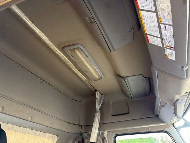 日野プロフィアトレーラーヘッド（トラクターヘッド）大型（10t）[写真20]