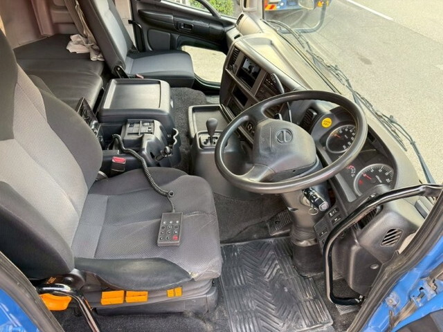 日野プロフィアトレーラーヘッド（トラクターヘッド）大型（10t）[写真22]