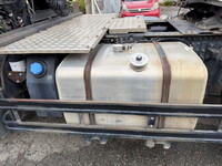 UDトラックスクオントレーラーヘッド（トラクターヘッド）大型（10t）[写真11]