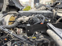 UDトラックスクオントレーラーヘッド（トラクターヘッド）大型（10t）[写真12]